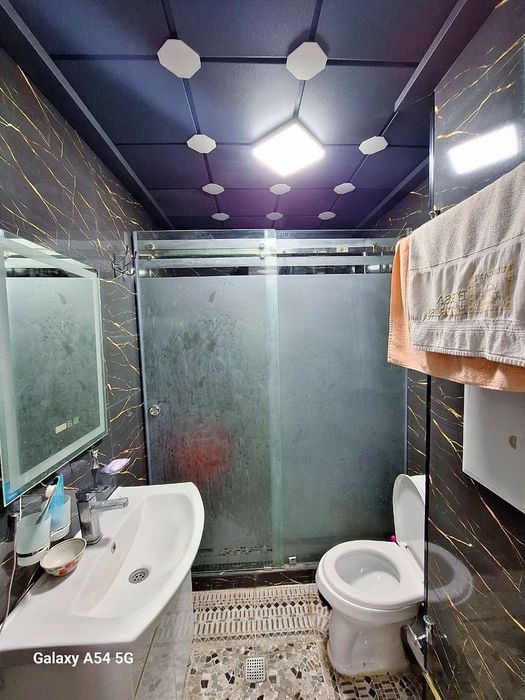 Чилонзор 12 кв Фархот бозори ёни ойла бола қизларга