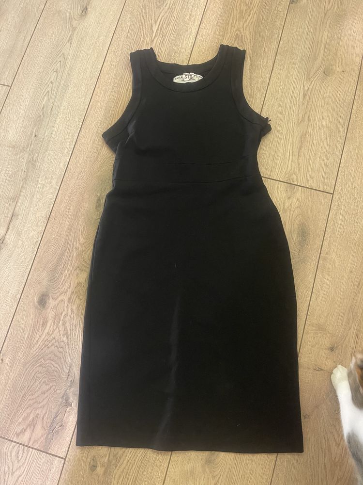 Платье Zara . В отличном состоянии