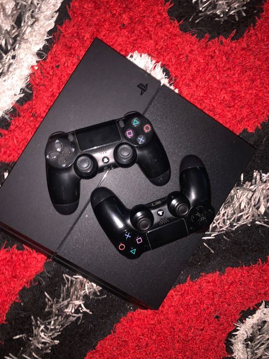 PS4 in stare foarte bună!