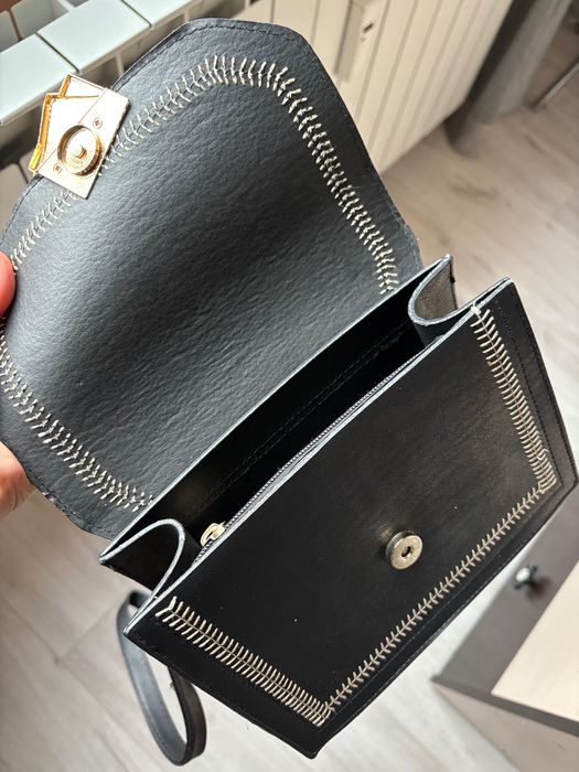 Черна кожена чанта с дръжка