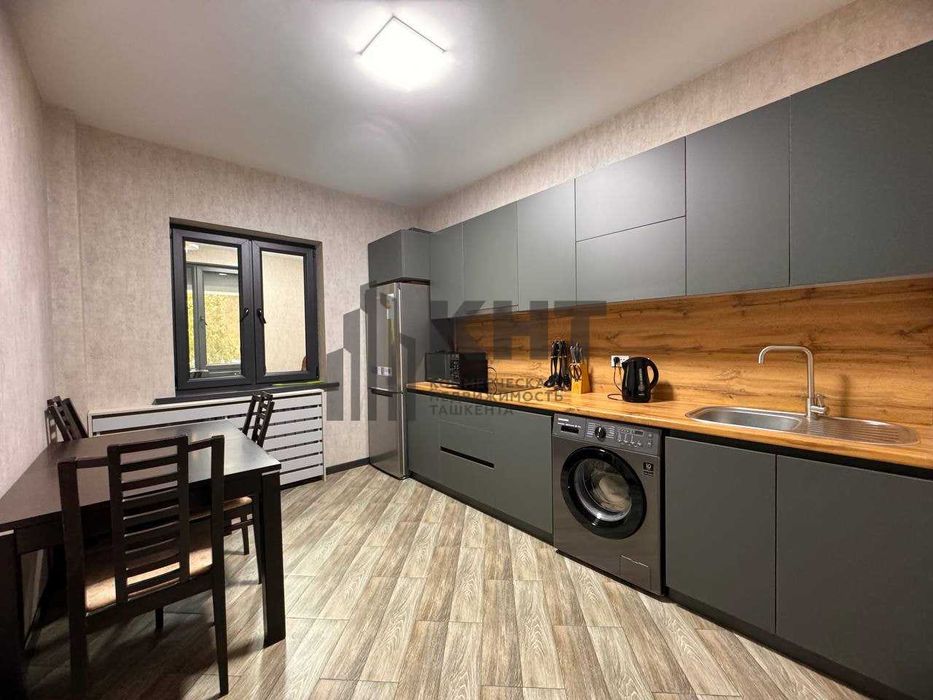 ПРОДАЖА СРОЧНО ! 1 линия 170м2 Максим Горьки большой фасад, парковка.