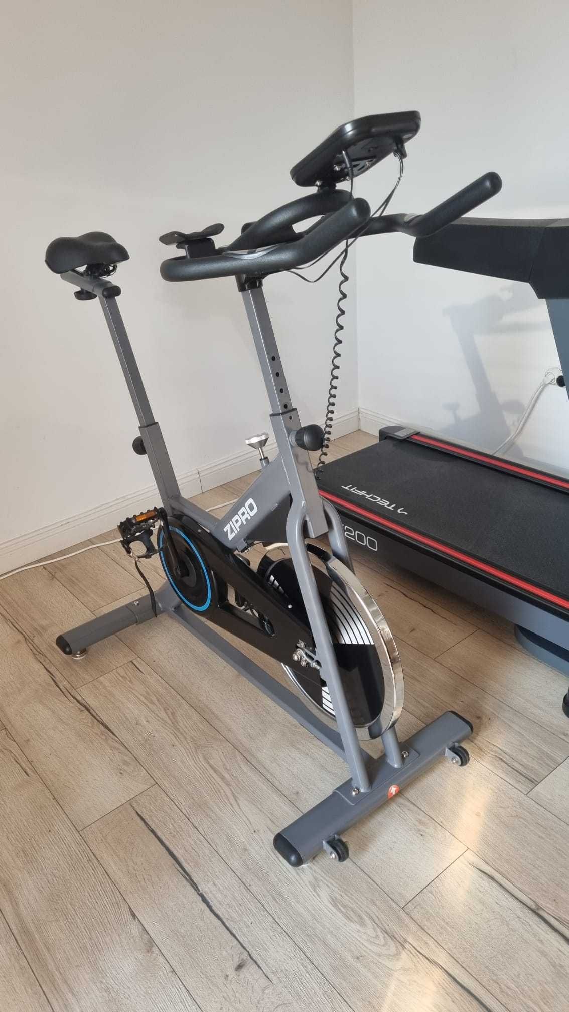 Bicicleta spinning Zipro Holo, volanta 18kg, greutate maxima 130kg