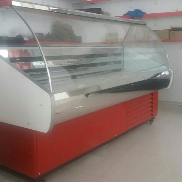 Витрина холодилник