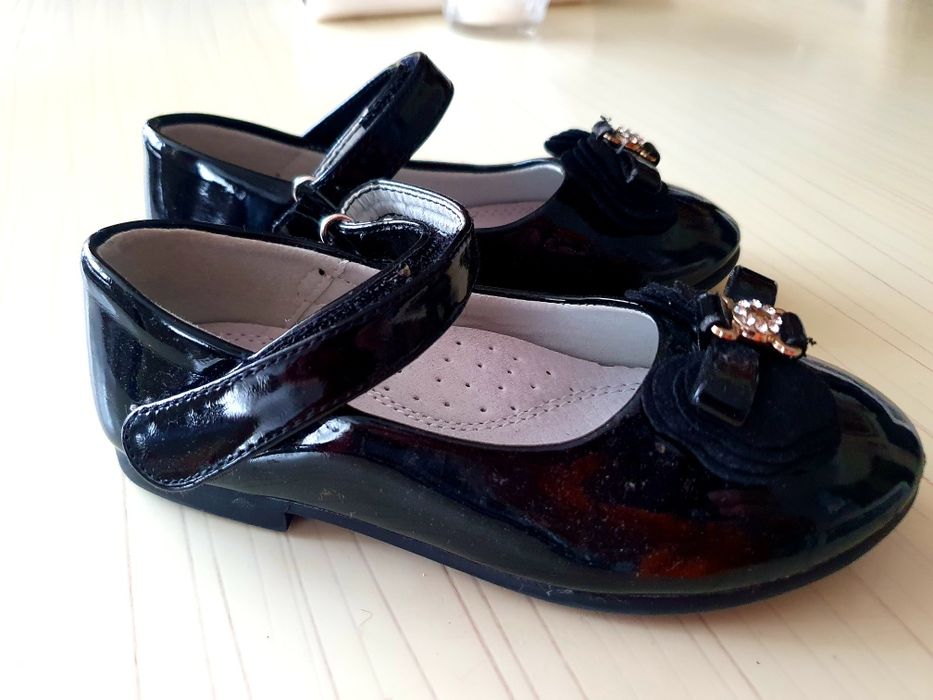 Лачени обувки, размер 23 (стелката е 16 см)