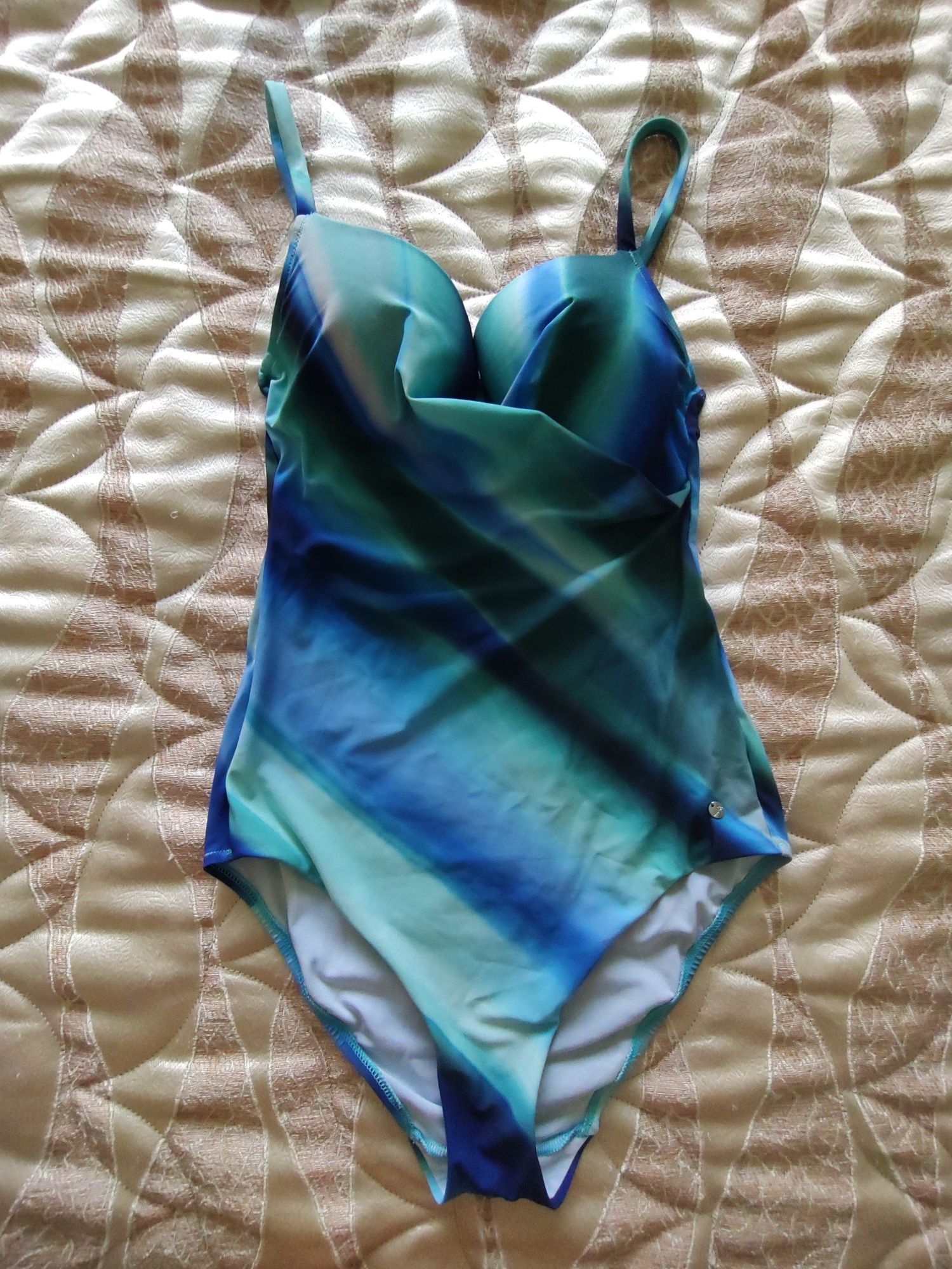 Цял бански  Triumph, Liska, Kangaroos и Victoria Secret