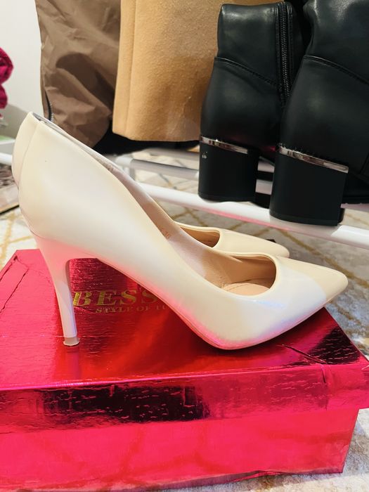 Аяк киім сатылады!!!