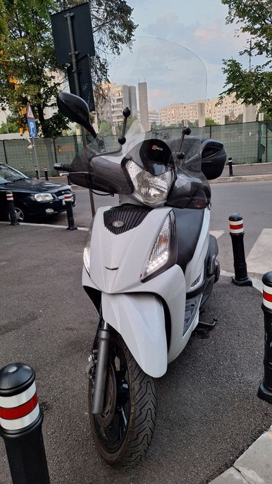 Kymco People GTI 300
