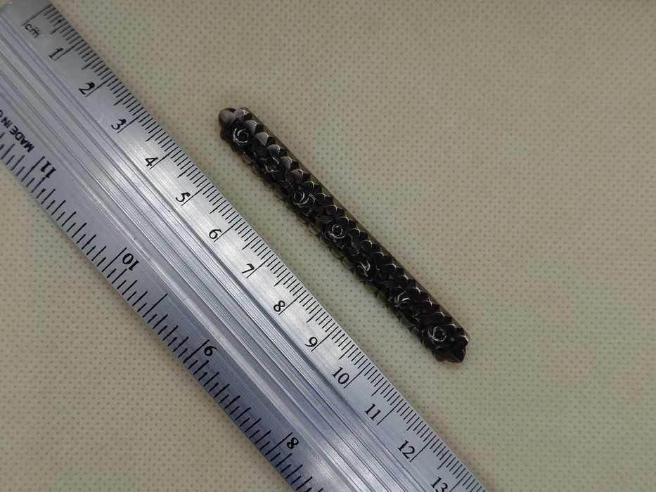 Broșă bară din argint cu trandafiri sculptați