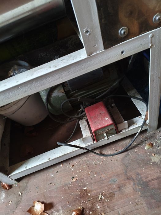 Тестомес б/у состояние нормальное