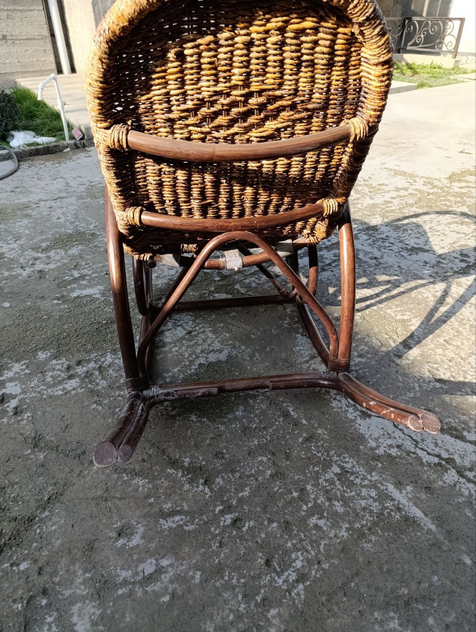 Продам кресло качалка