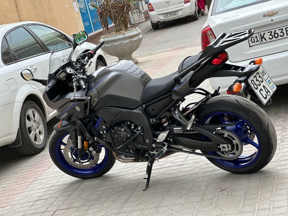 Продаю мотоцикл Yamaha-FZ8S