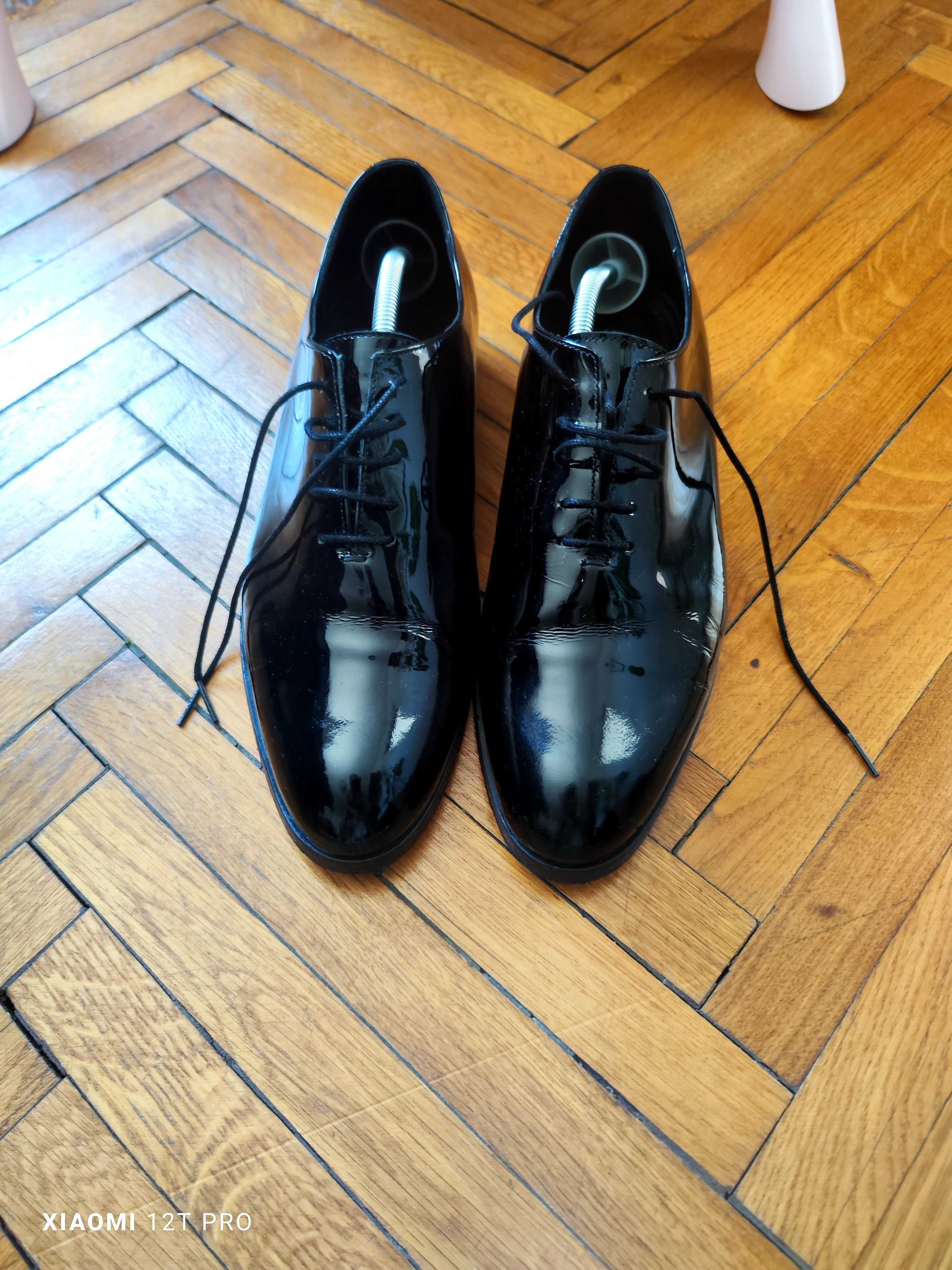 Pantofi ceremonie