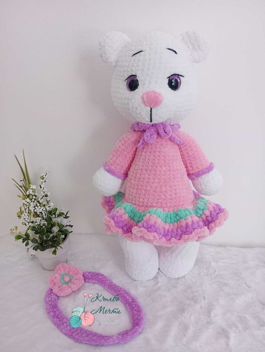 Бяло плюшено ръчно изплетено Мече