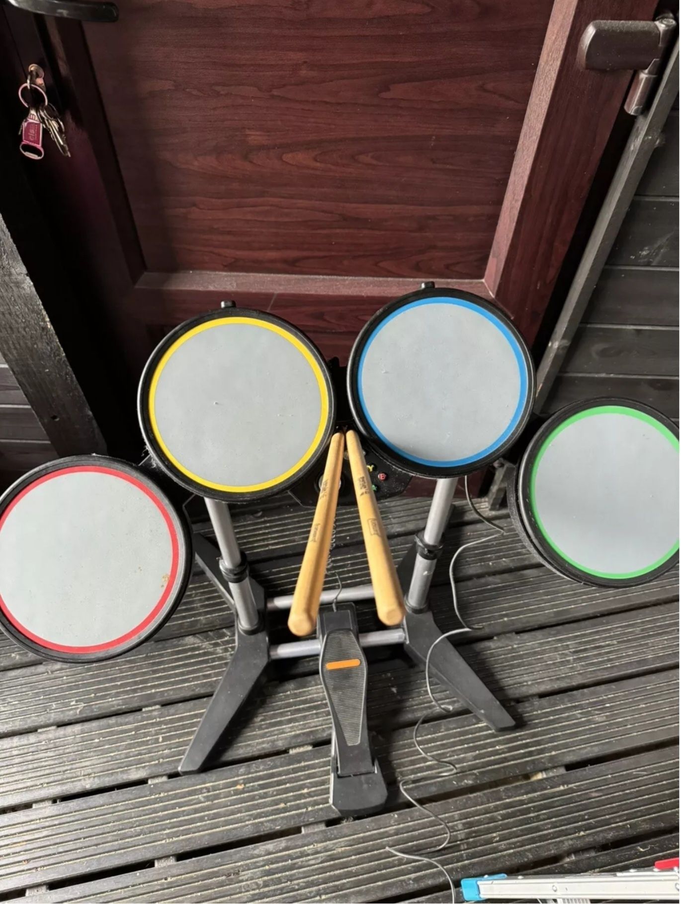 Барабани, китари, чинели, педали, палки Guitar hero rock band Drum kit