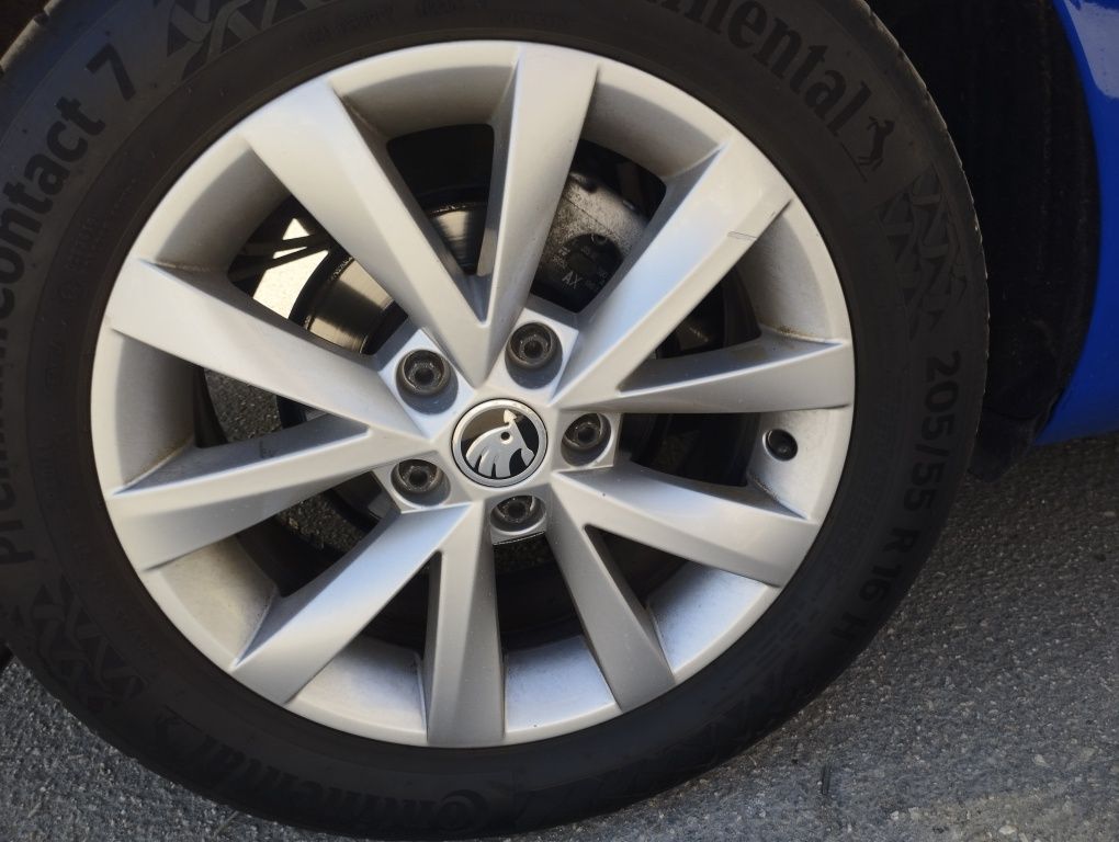 16 цола оригинални джанти+ гуми за Skoda Octavia 3/ Шкода Октавия