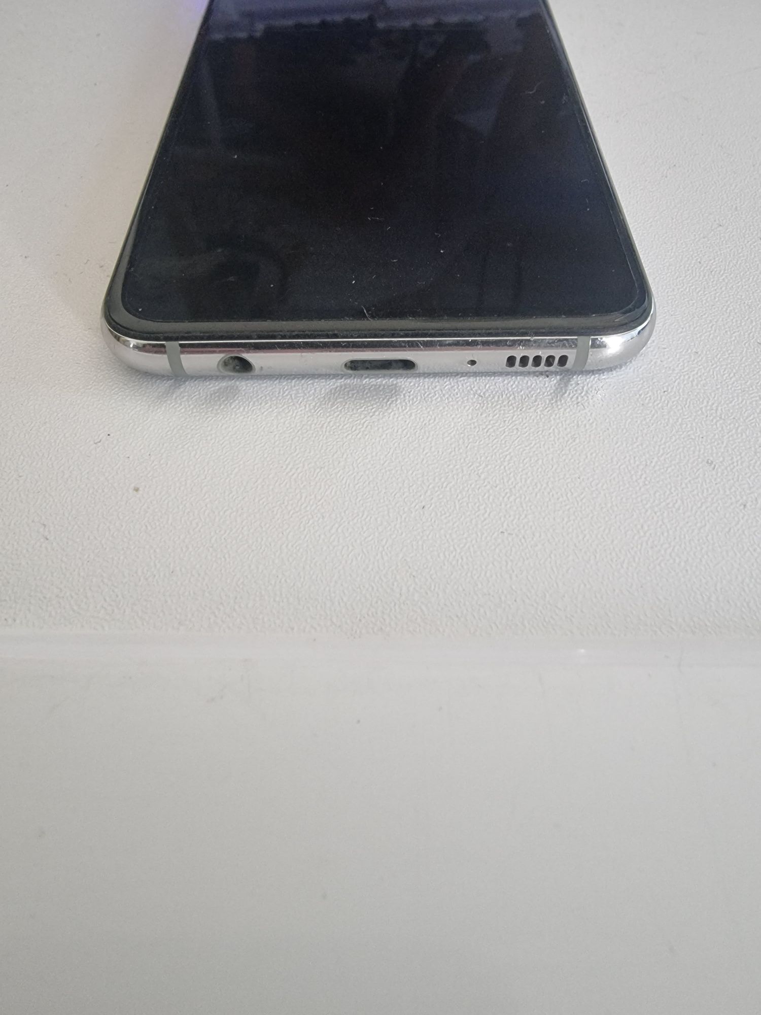 Samsung  S 10 e  като нов