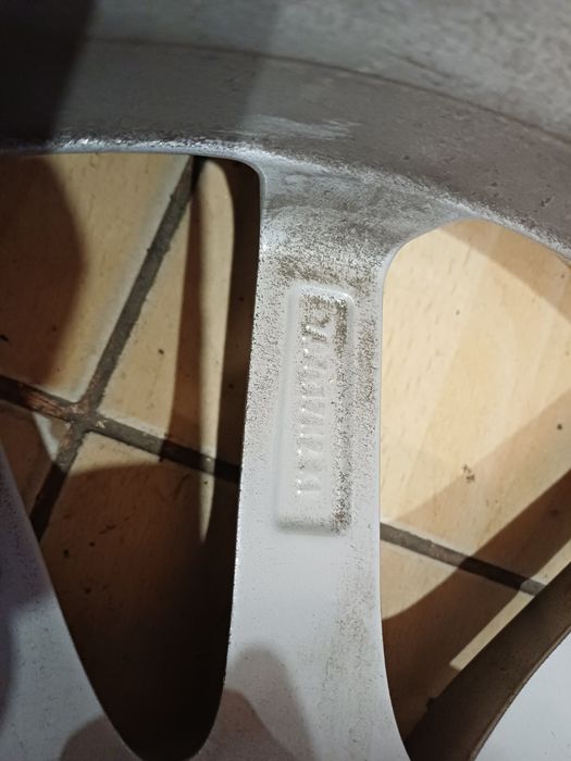 Vand jante 17 de pe audi Q3 cu cauciucri