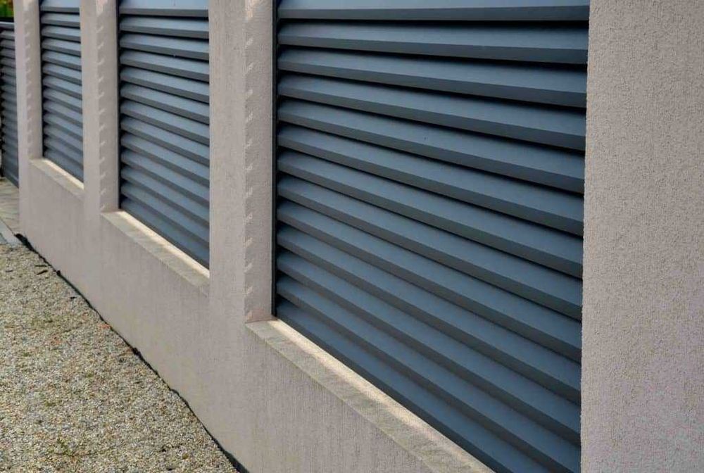 Garduri si porti stil jaluzea, sipca metalica, tabla cutata