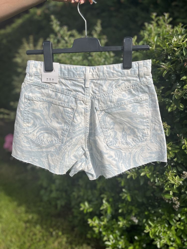 Pantaloni scurti Zara