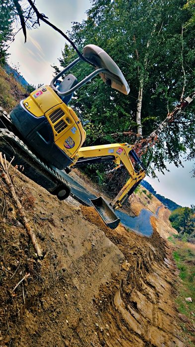 Închiriez miniexcavator  si basculabilă 3.5t