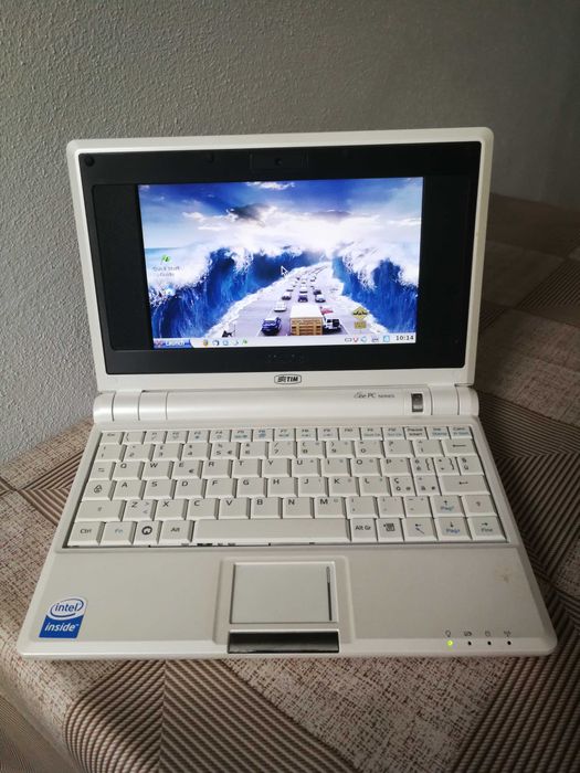 Laptop ASUS eeePC 4G-Functional
Laptop ASUS eeePC 4G-