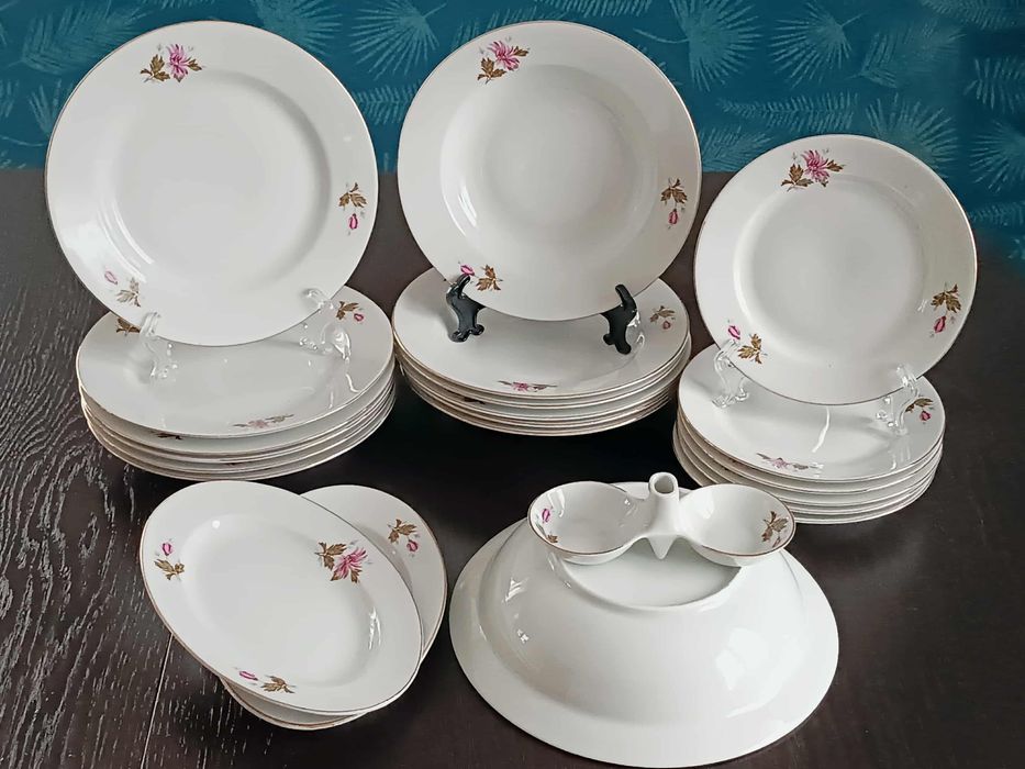 Продавам нов сервиз за хранене