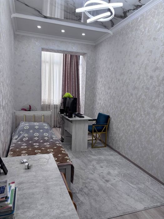 2 xonali uy sotiladi bozorni oldida