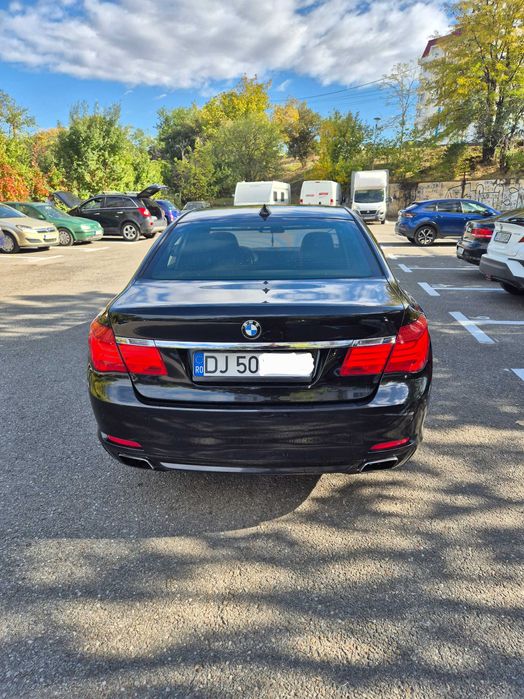 BMW seria 7, F01,750i, 408cp 4.4i V8 biturbo,5 butoane,distronic,masaj