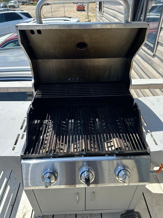 LANDMAN Gratar Pe Gaz cu 3 arzatoare !