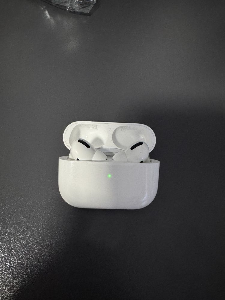 AirPods Pro Wireless Charge