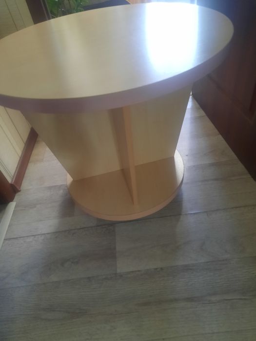 Продам журнальный столик,  в отличном состоянии