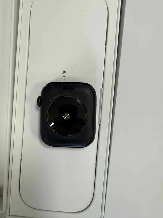 Часовник Apple Watch SE GPS 44mm