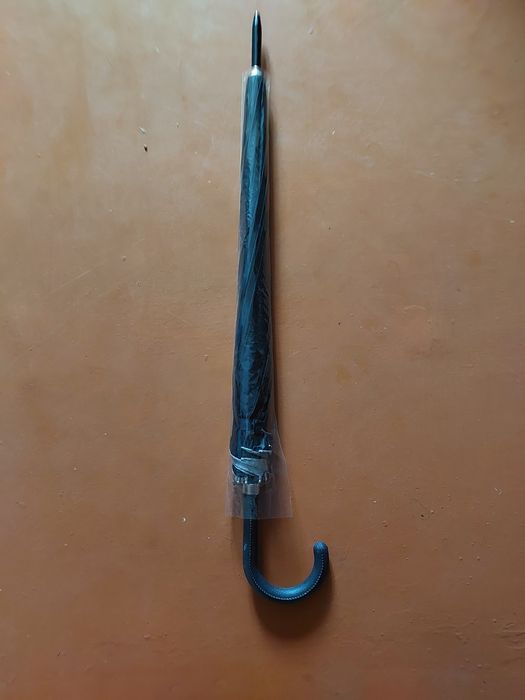 Продам  новый мужской черный зонт