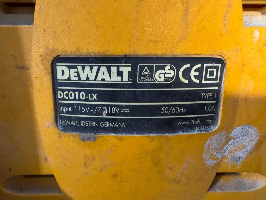Радио  - Dewalt DC010 - LX / 110V