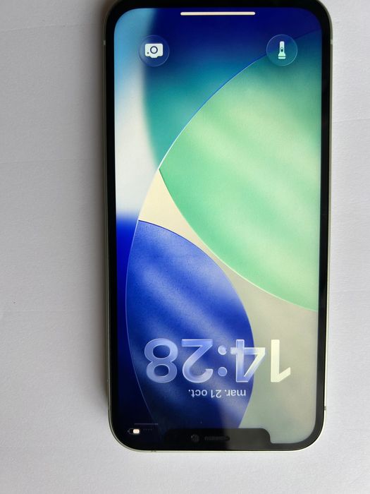 Vand iphone 12 in stare foarte buna