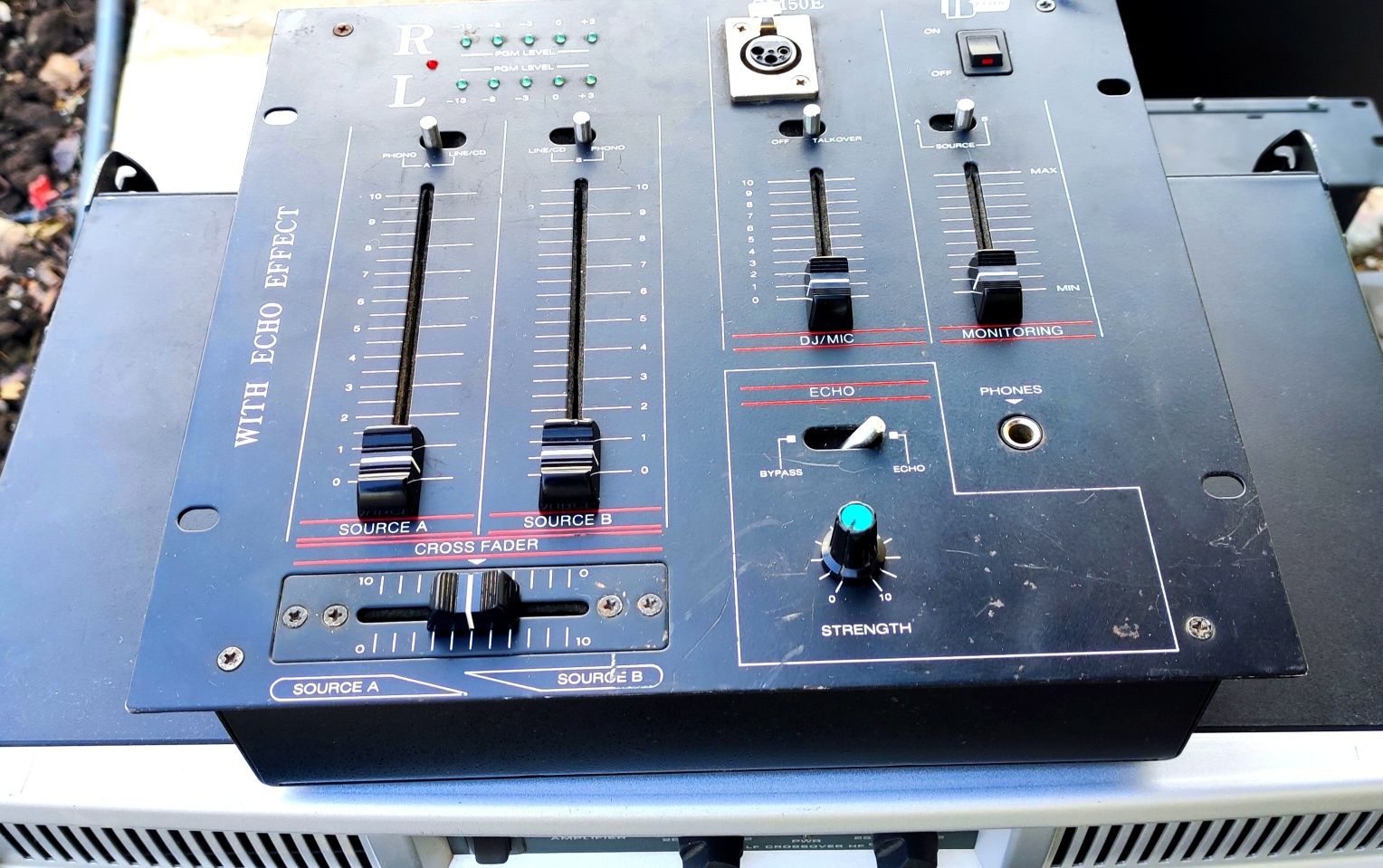 Mixer Behringer adus nu are cablureglaje muzica etc inaltte bass medii