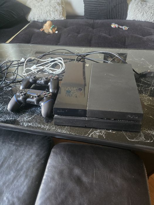 Playstation 4 ps4 2 контролера перфектен