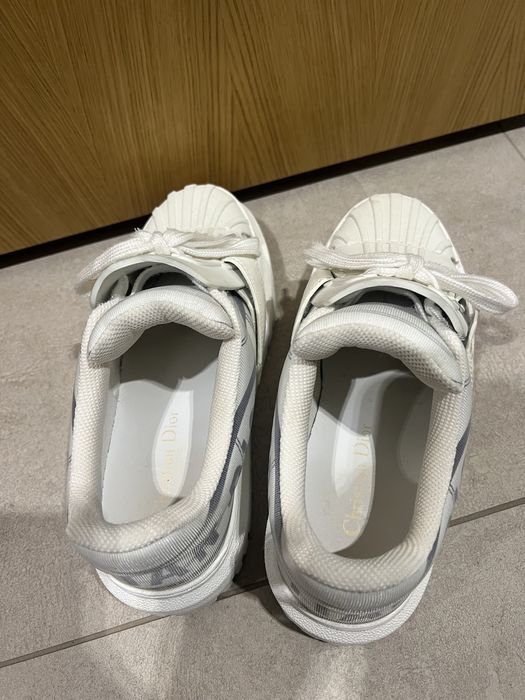 Маратонки Dior.