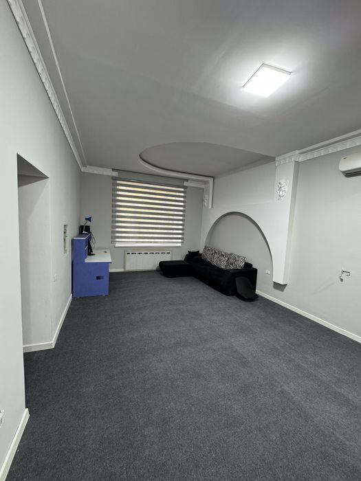 Под Офис сдаю помещение на Новомосковской