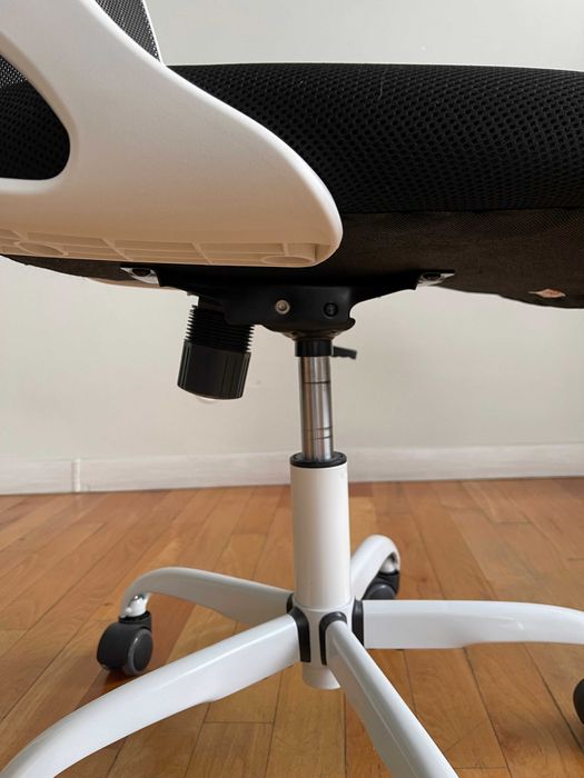 Офис стол мрежа.