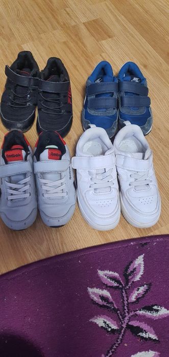 Vînd lot adidași copii