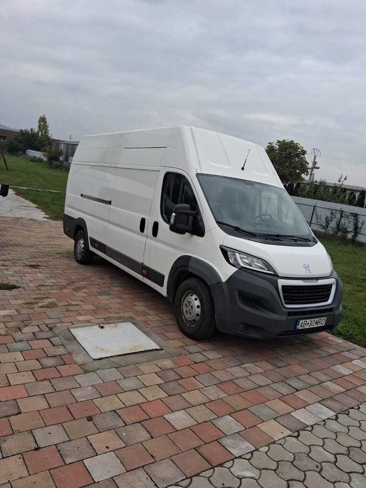 Vând autoutilitară Peugeot Boxer