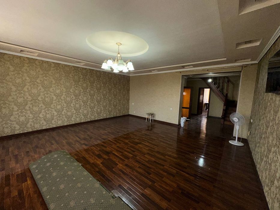 Срочно продаётся 5х-комнатная дуплекс квартира