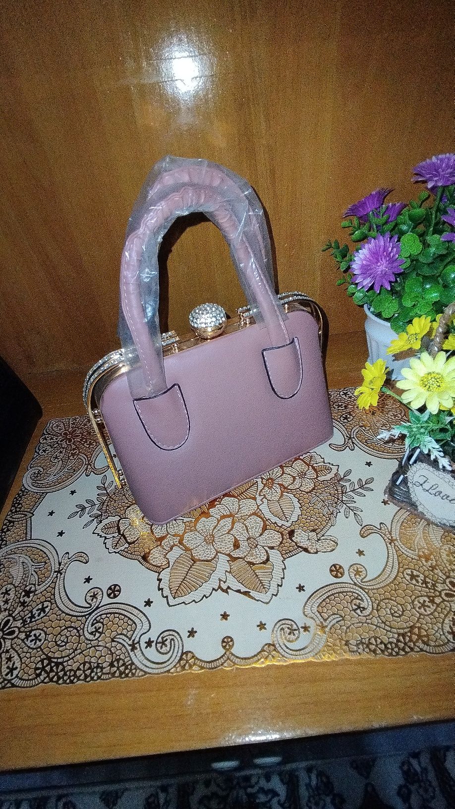 Ayollar Sumkasi sotiladi