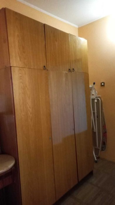 шкаф 3х дверный 2х секционный в отличном состояний
