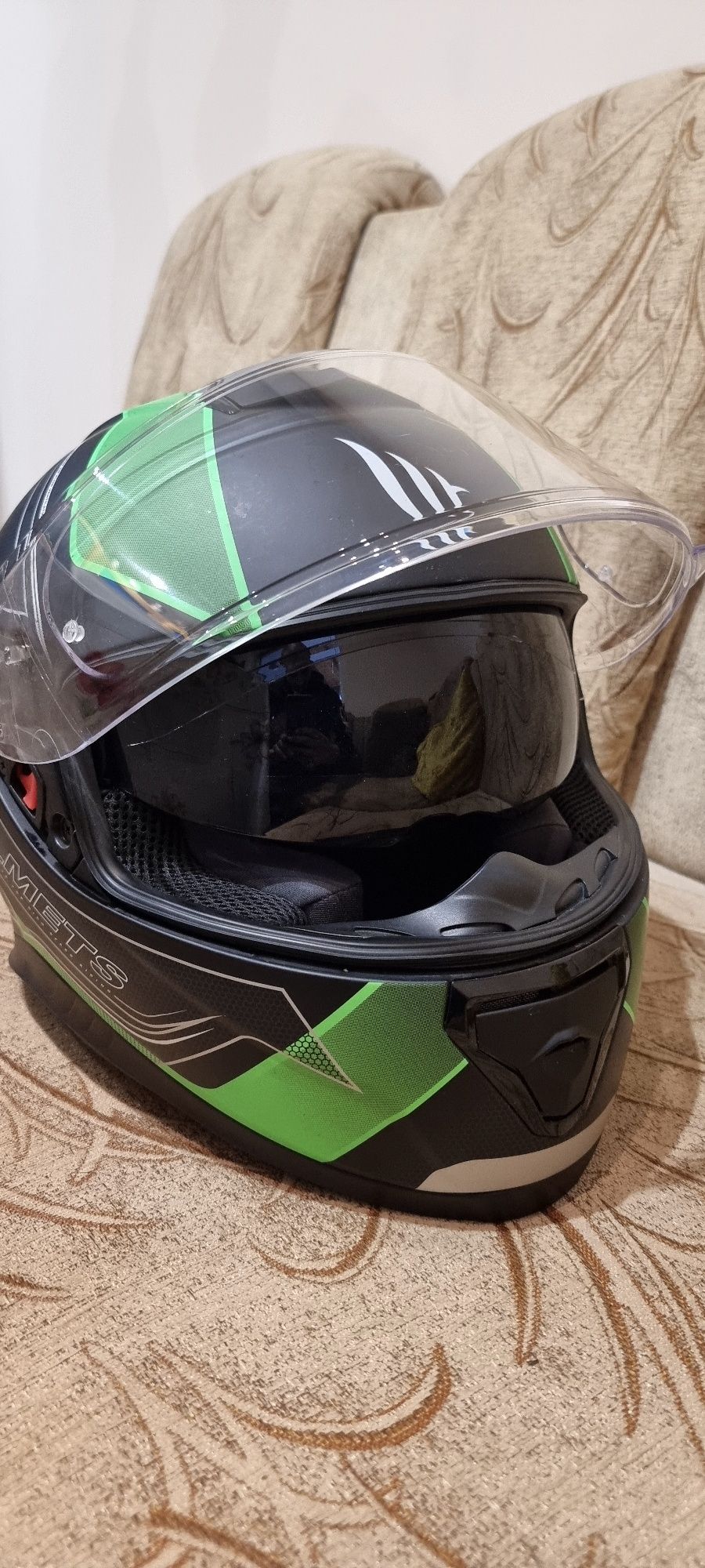 Мото каска MT Helmets size s