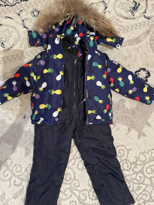 Продам зимний куртка для девочек! Размер 80. Подойдет 2-3 годика .