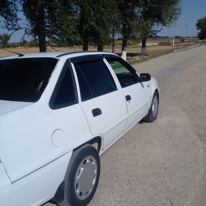 1 qo'l minilgan moshina