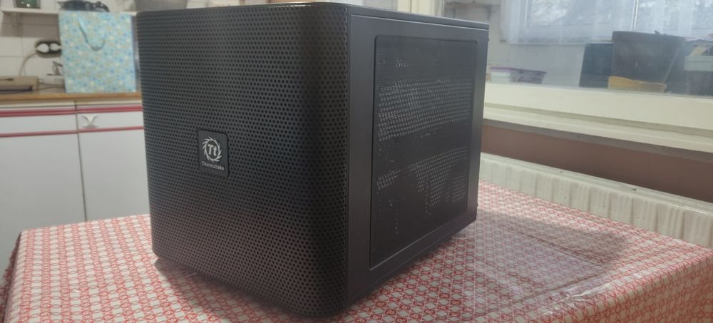 Продавам компютър и монитор AMD 860K / 8GB RAM/ NVIDIA GTX 960