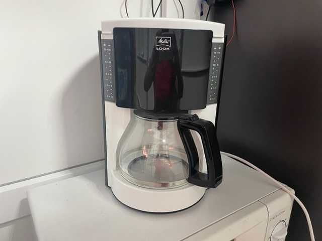 Продам кофеварку в хорошем состоянии